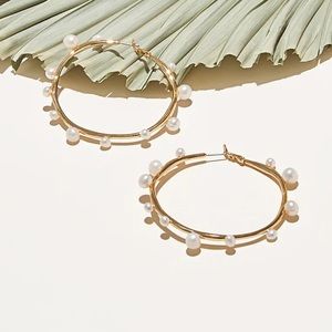 Mignonne Gavigan Isla Pearl Hoop Earrings white Gold